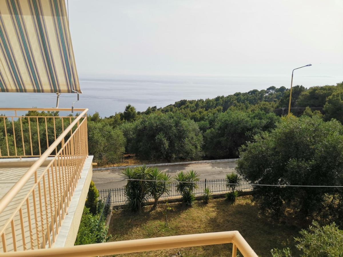 Horizon Blue Apartment Loutsa  Exterior photo